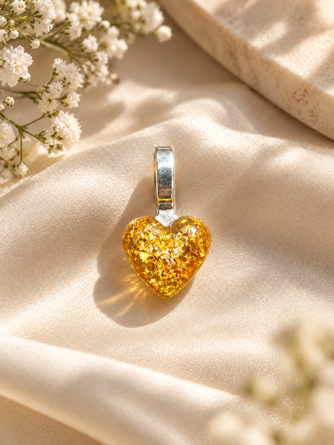 Gold Glitter Heart Pendant NFC v2